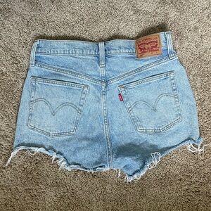 Levi’s 501 Original Light Wash Women’s Denim Shorts Size 28 / 6